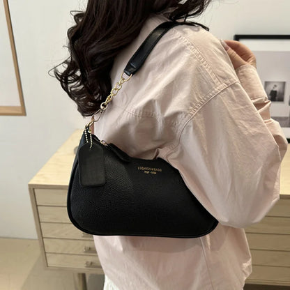 Chérie Cerise Hobo