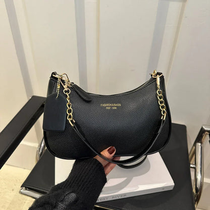 Chérie Cerise Hobo