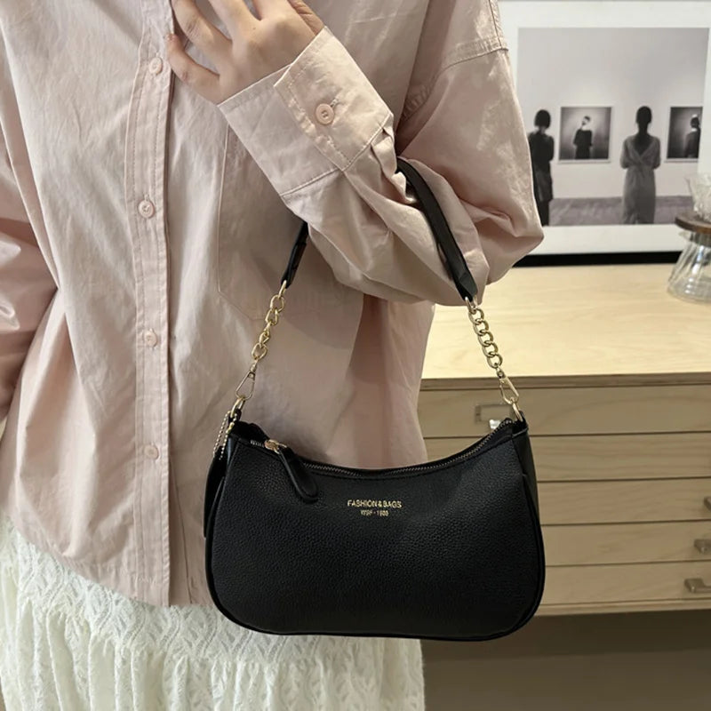 Chérie Cerise Hobo